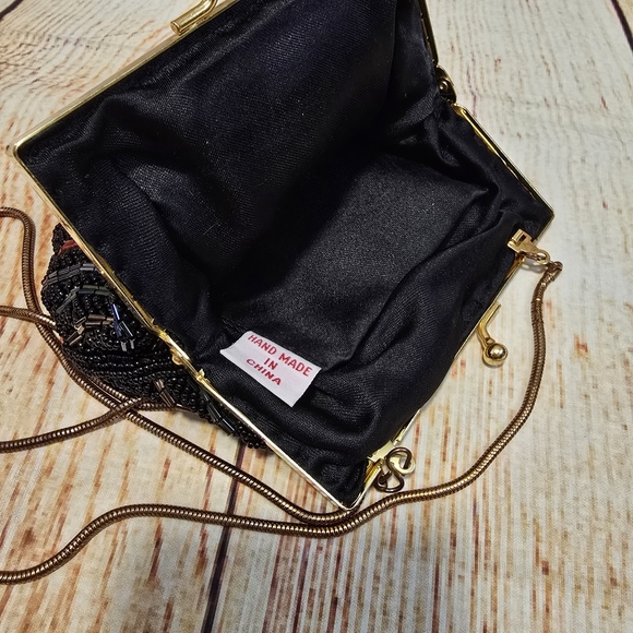 Vintage Beaded Clam Shell Clutch - Picture 4 of 6